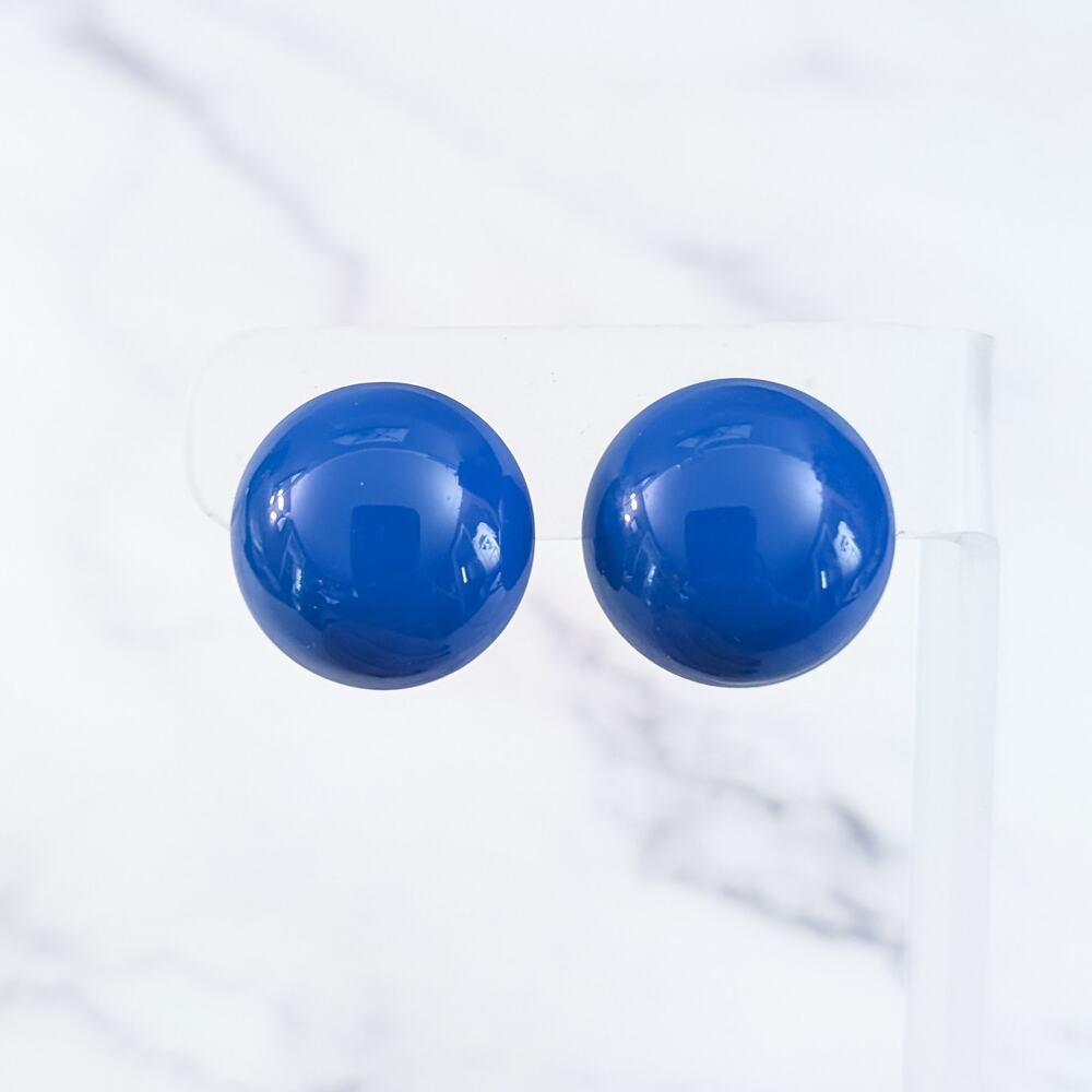 Vintage Clip On Earrings 0.75" Domed Retro Blue